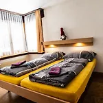 Haus Butterfly, * Saas Fee